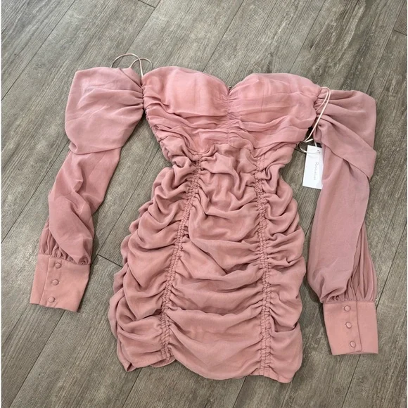 BUNDLE 2 ITEMS FOR $8✨

🌸BOUTIQUE chiffon mini dress ✨ - Picture 6 of 11
